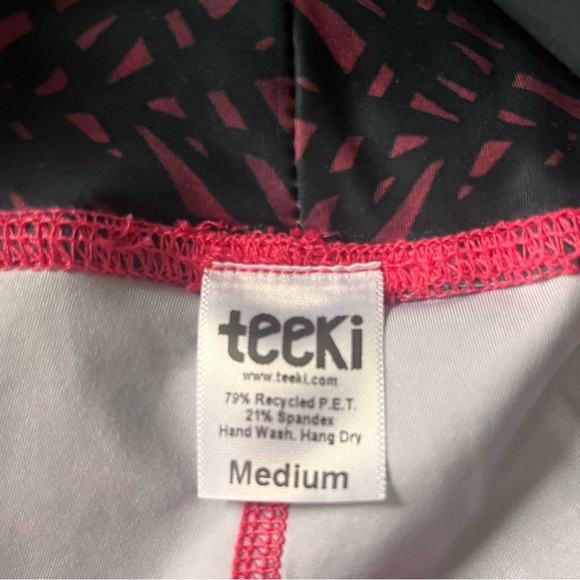 Yoga pants from Teeki “hot pants” - Picture 9 of 10